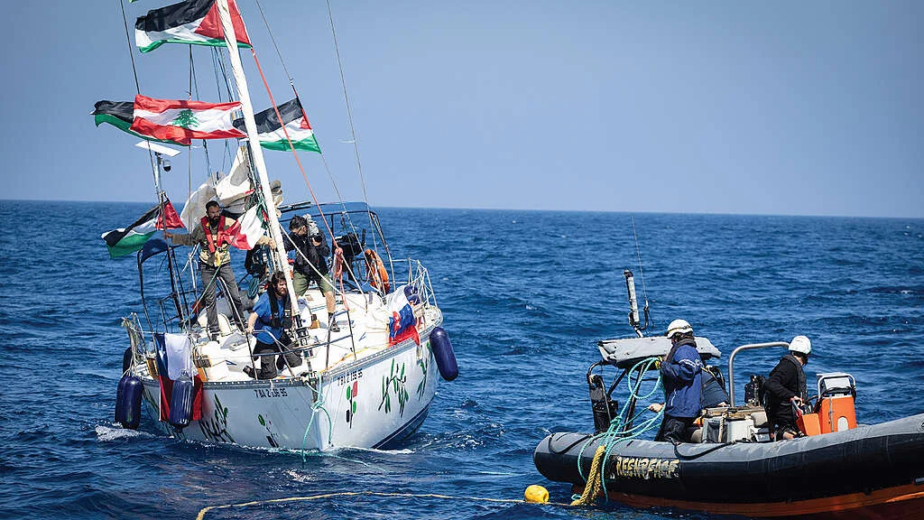 Global Sumud Flotilla (Greenpeace) 02