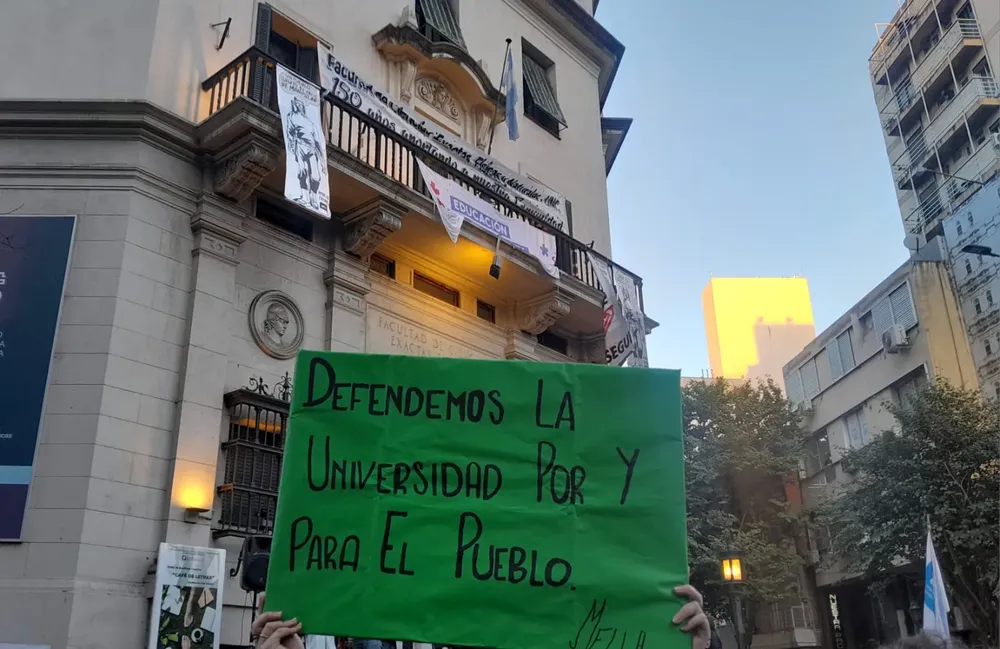 marcha universitaria LNM 8
