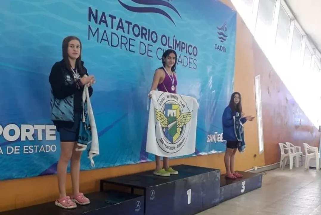La nadadora cordobesa Malena Santillán fue citada por la Selección argentina