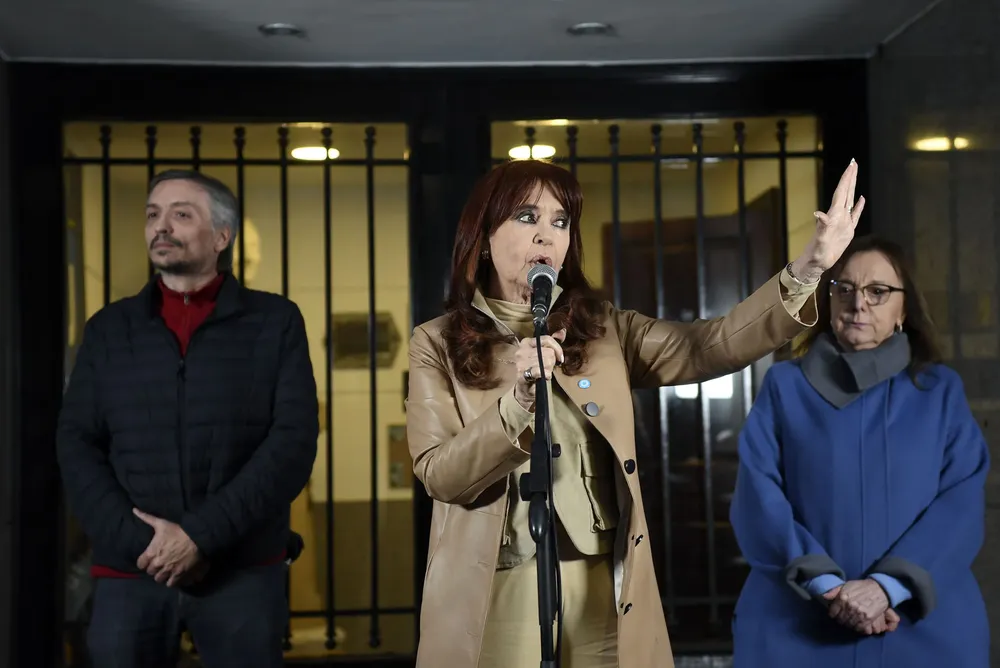 Cristina Fernández en la puerta del PJ (NA)