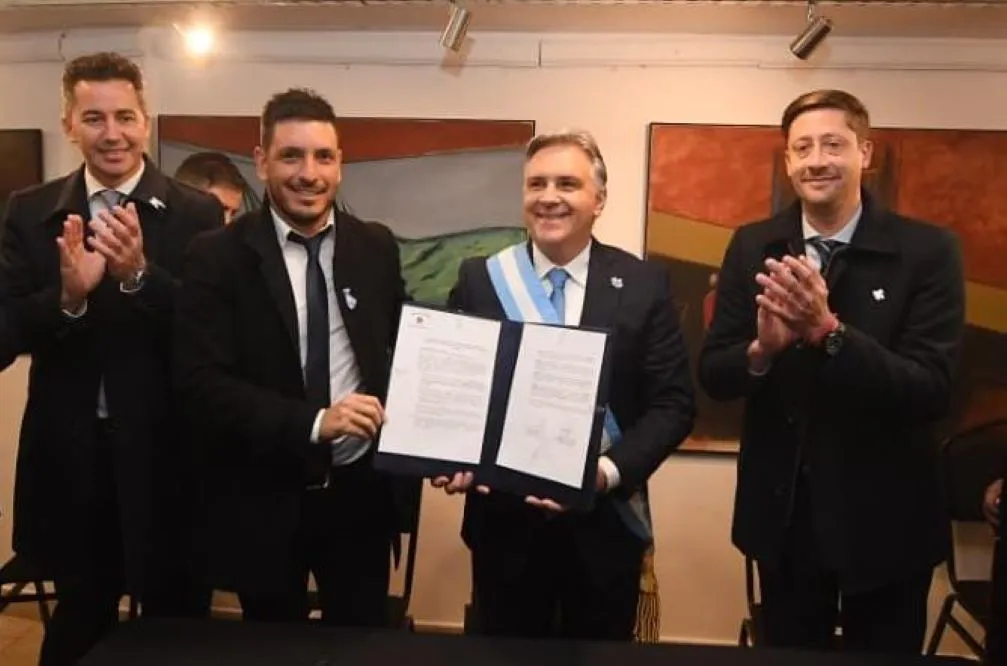 Llaryora en R Tercero anuncio UPC