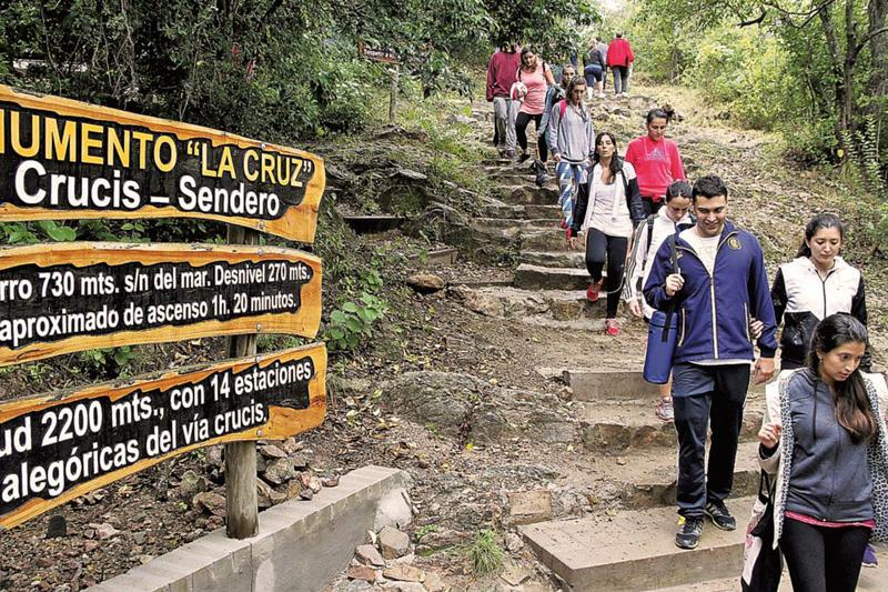 Cerro de la Cruz turistas
