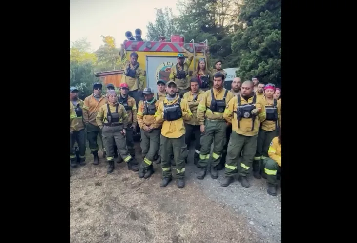 Brigadistas reclaman (captura)