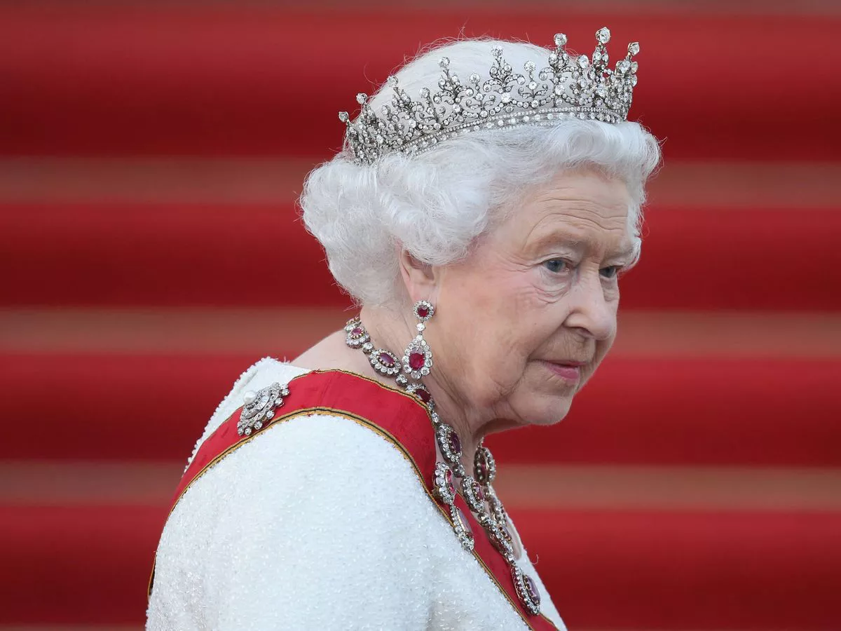 rEINA ISABEL ii