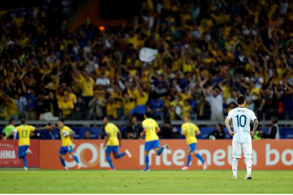 Brasil festeja Messi observa @SC_ESPN