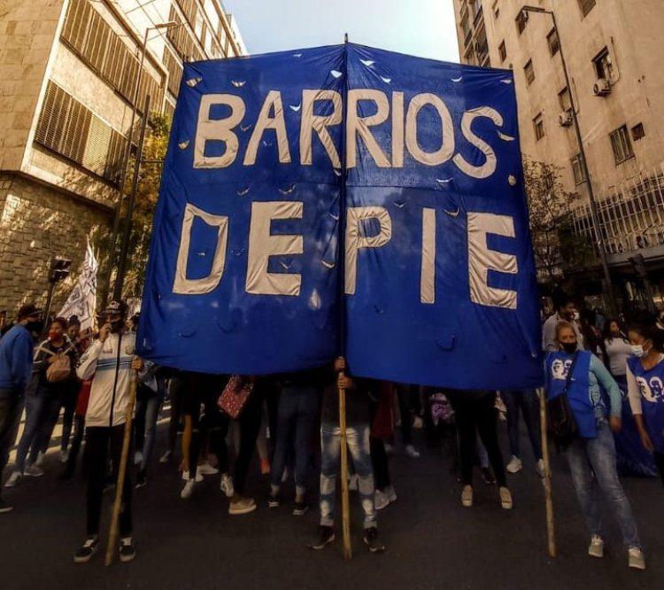 Marcha Barrios de Pie by Twitter
