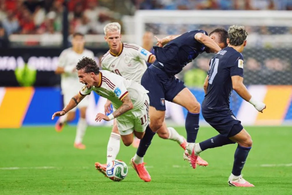 Uruguay quedó afuera del Mundial: España lo derrotó 1-0 y se adjudicó el Grupo H thumbnail
