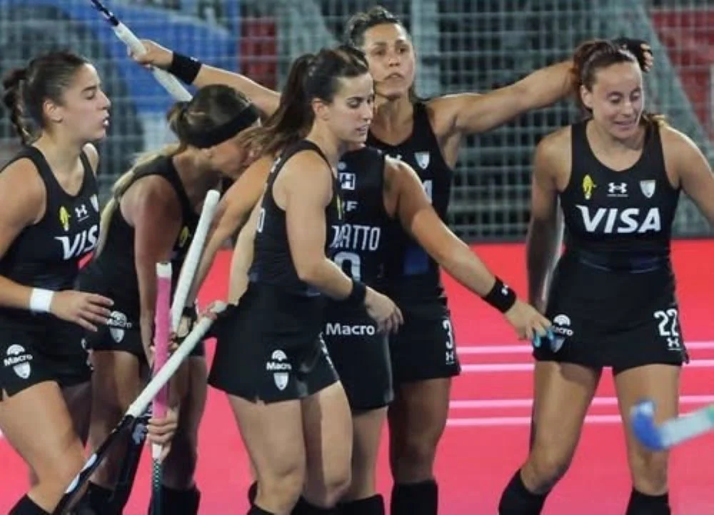 Las Leonas by Facebook