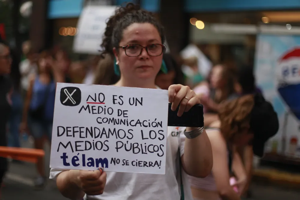 Télam 8 M by LNM / Consuelo Cabral