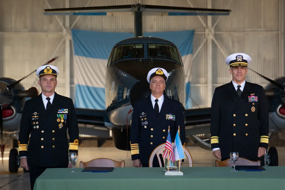 Firma de acuerdo del Comando Sur con la Armada Argentina (X)