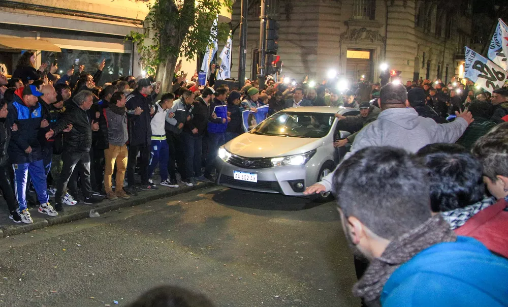 Vigilia en casa de CFK (NA)