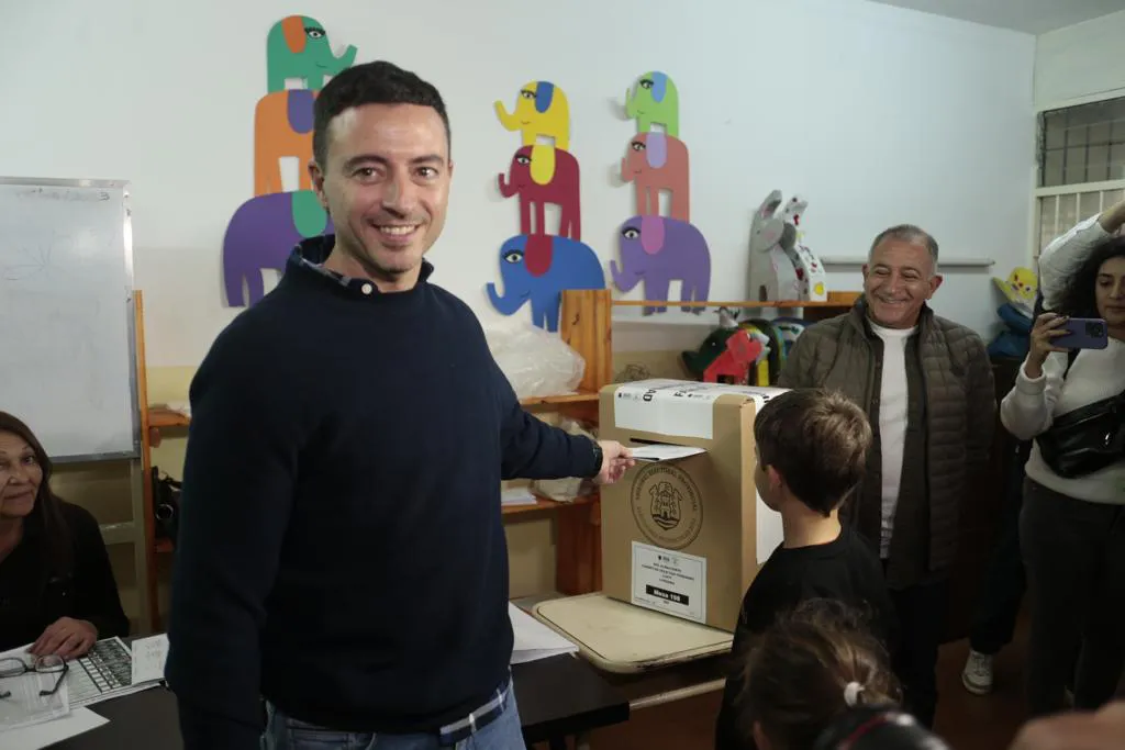 Vota Rodrigo De Loredo