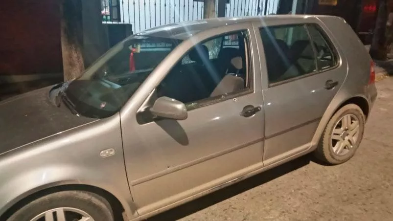 Auto baleado Cáceres by gentileza