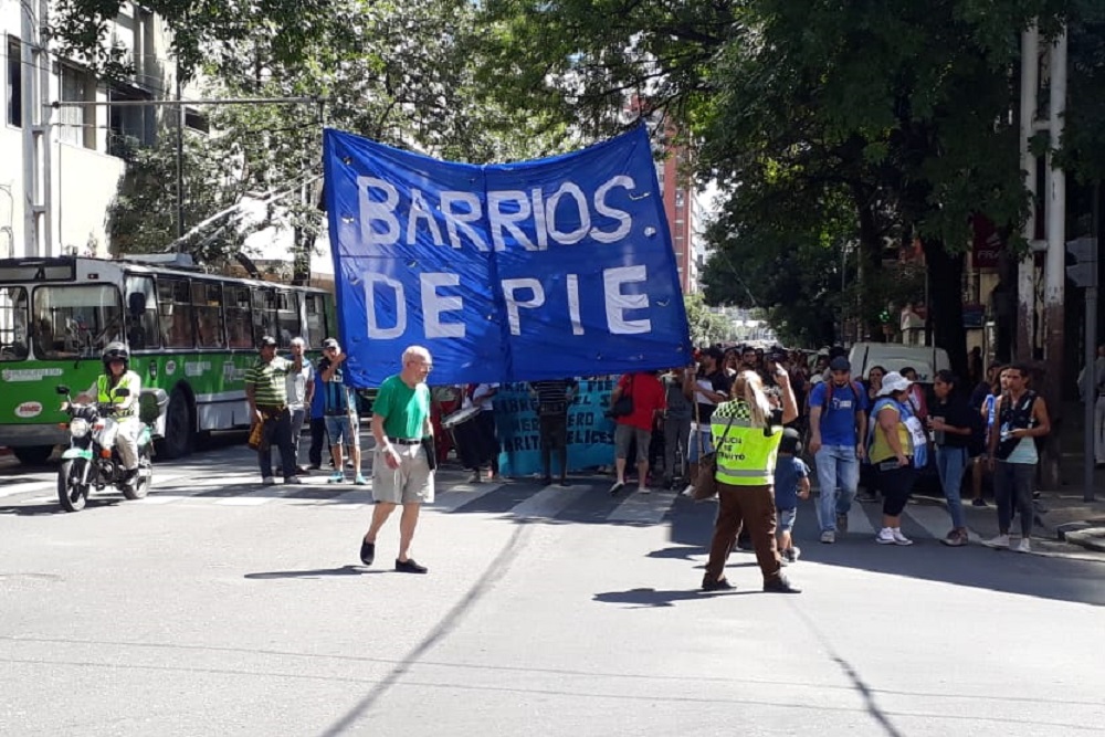 barrios de pie marcha by Gerardo Fornasero