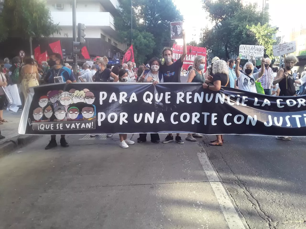 Manifestación por la renuncia de la Corte 01