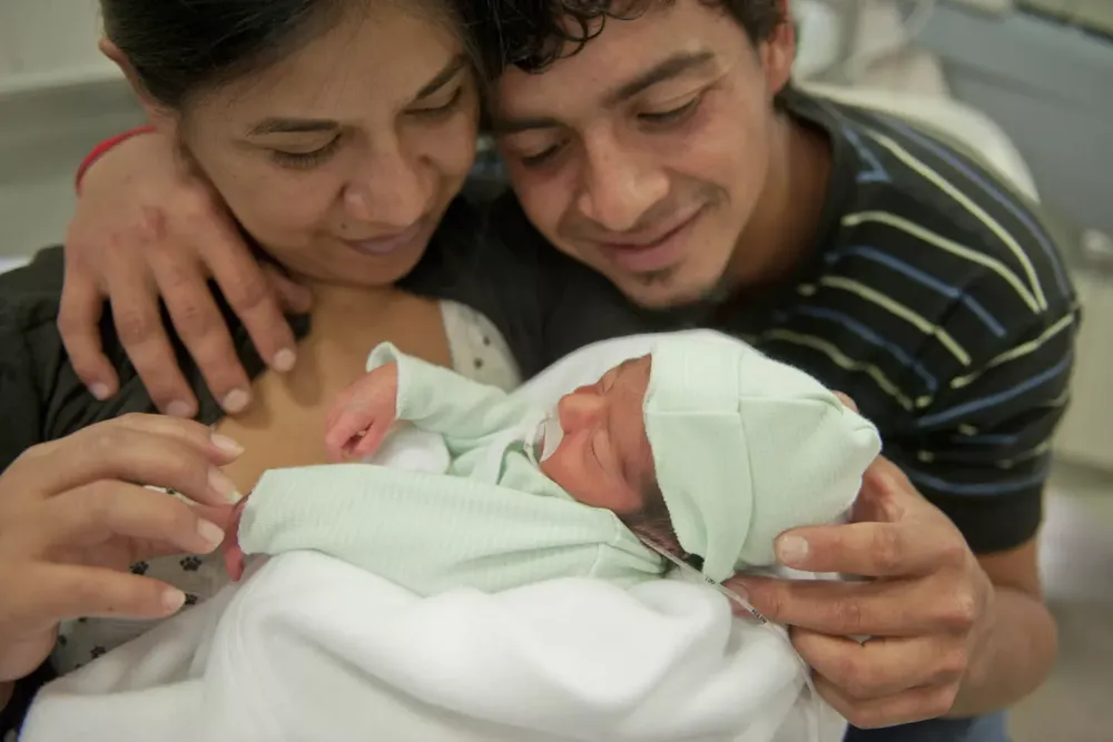 pareja bebé Unicef Argentina