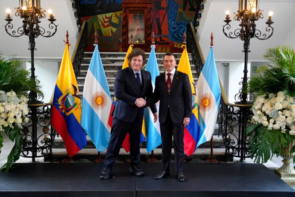 Milei y Novoa en Ecuador Foto redes