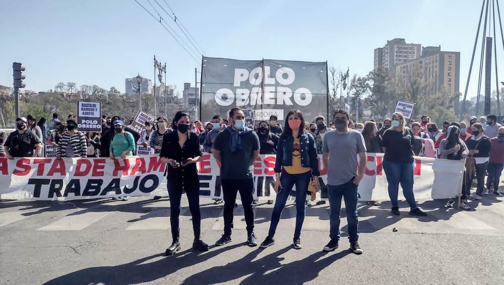 Movimientos sociales reclaman en el centro de la ciudad de Córdoba