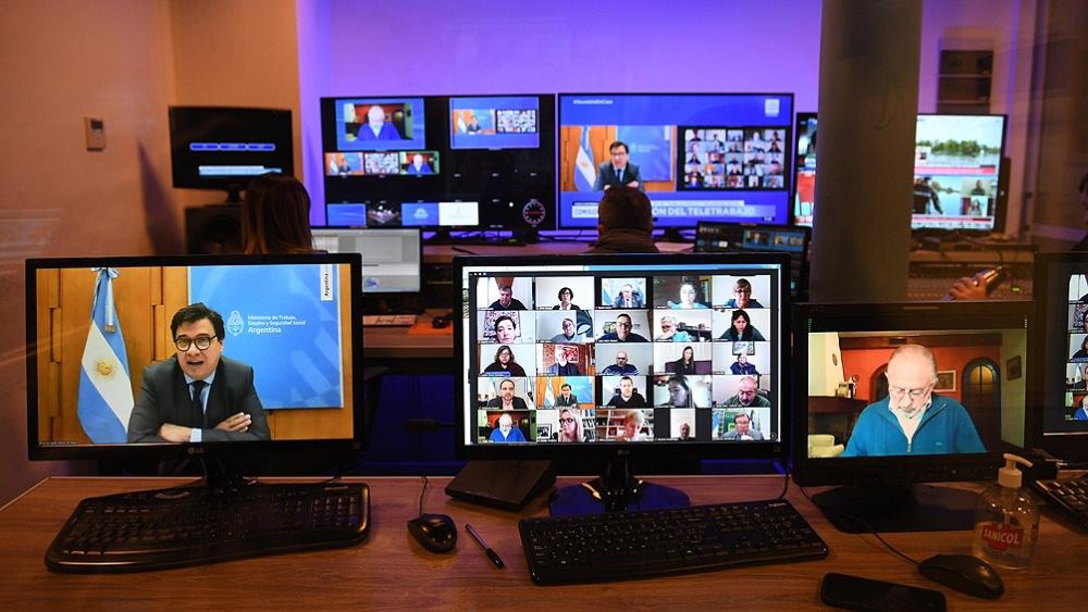 Senado teletrabajo en comisión by Télam