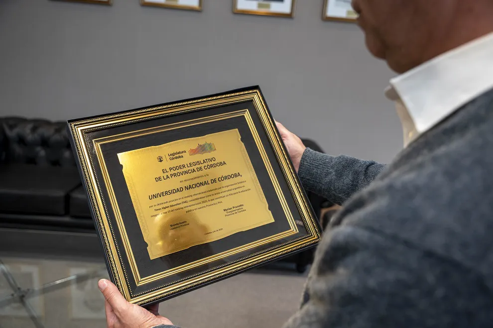 reconocimiento universidad y legislatura
