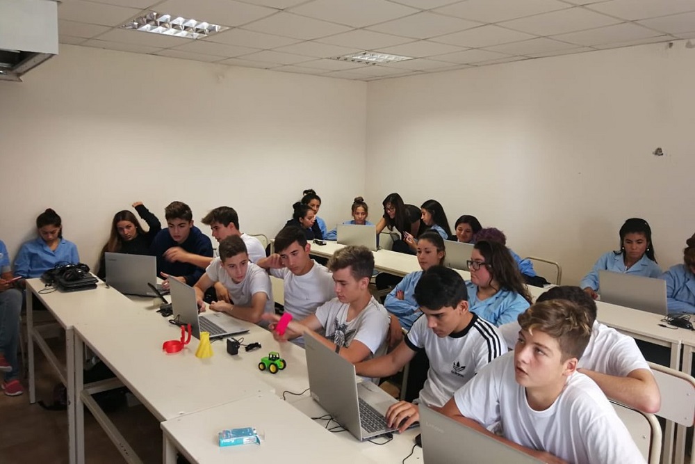 Alumnos internet escuela by prensa Sec de Comunicaciones y Conectividad