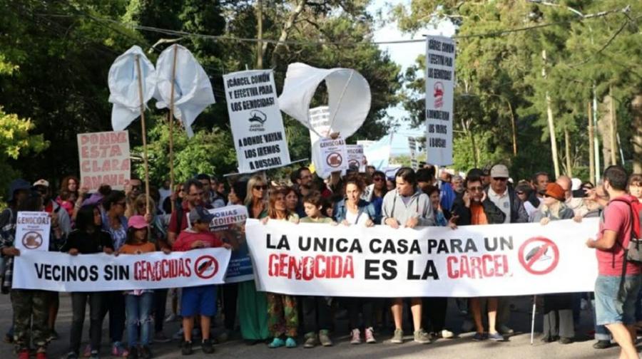 protesta contra etchecolatz