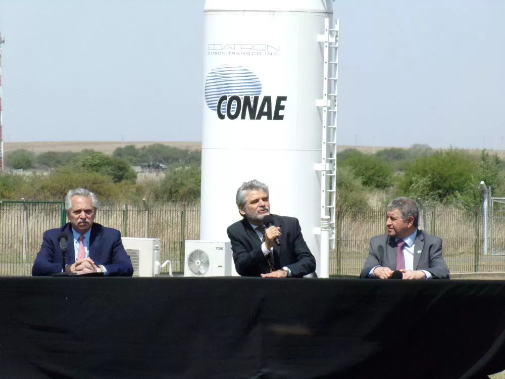 Fernández y Schiaretti en Conae by Adrian Camerano