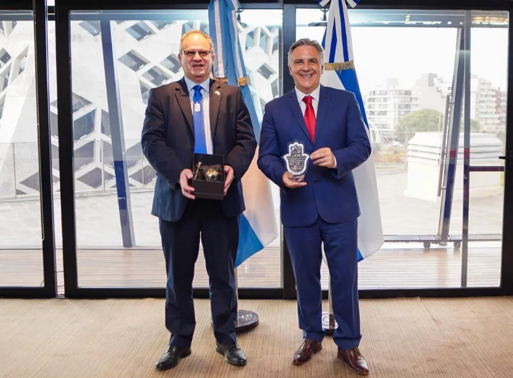 Llaryora y embaj de Israel prensa.cba