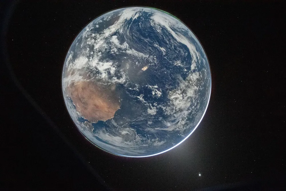 Tierra misión Artemis II by NASA
