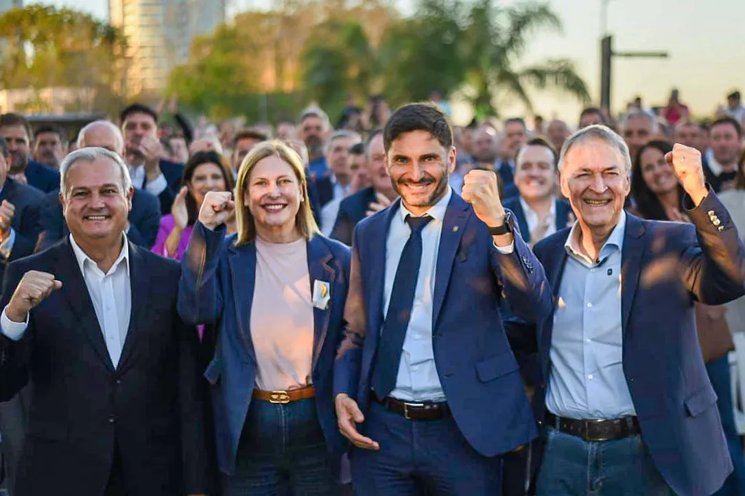 Schiaretti con Pullaro en Santa Fe (X de Juan Schiaretti)