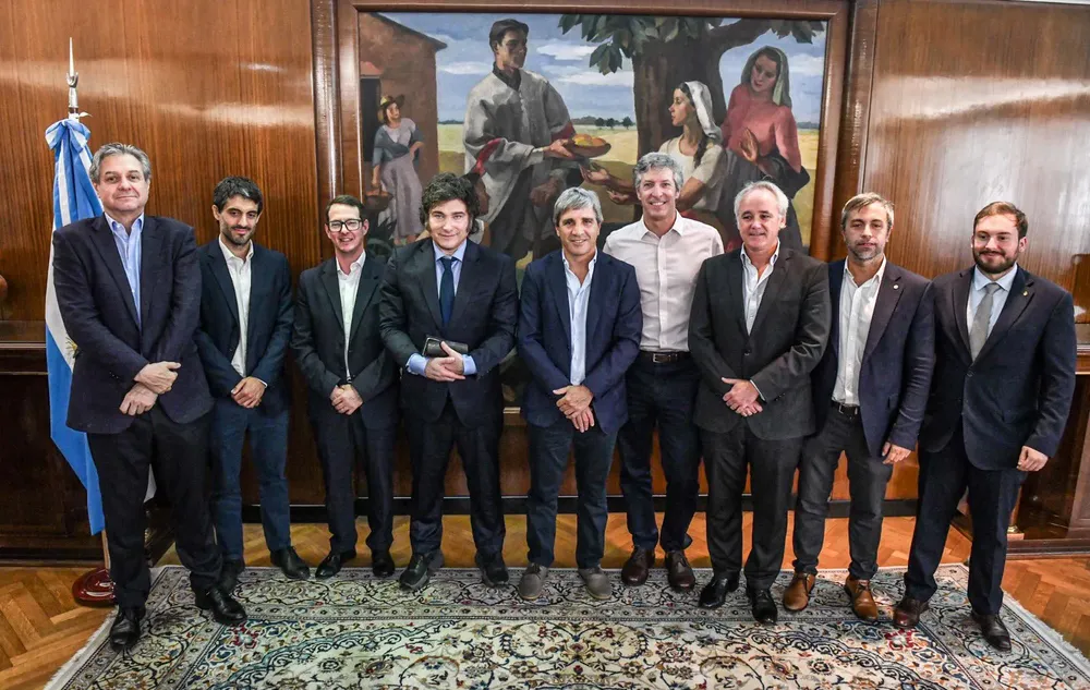 javier milei y equipo económico by X