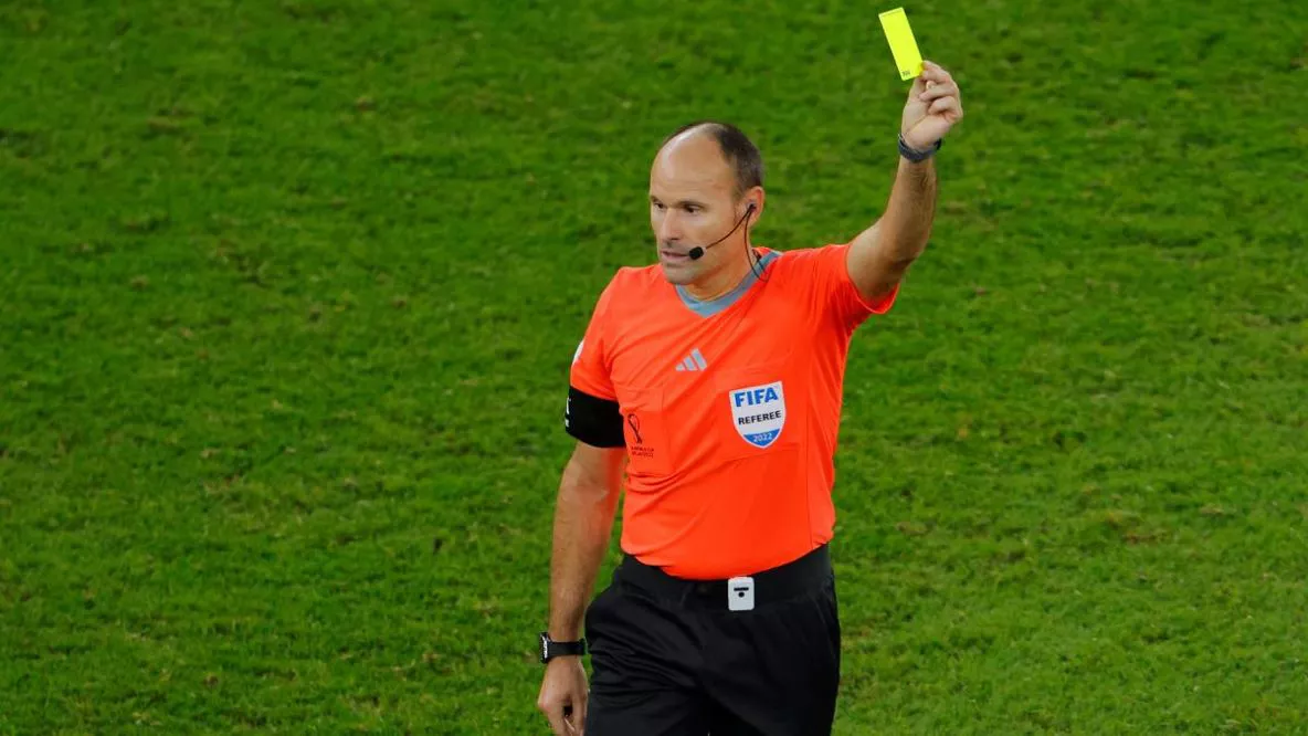 Arbitro español by Télam