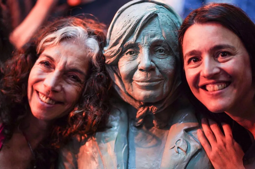 EScultura de Sonia Torres prensa.cba