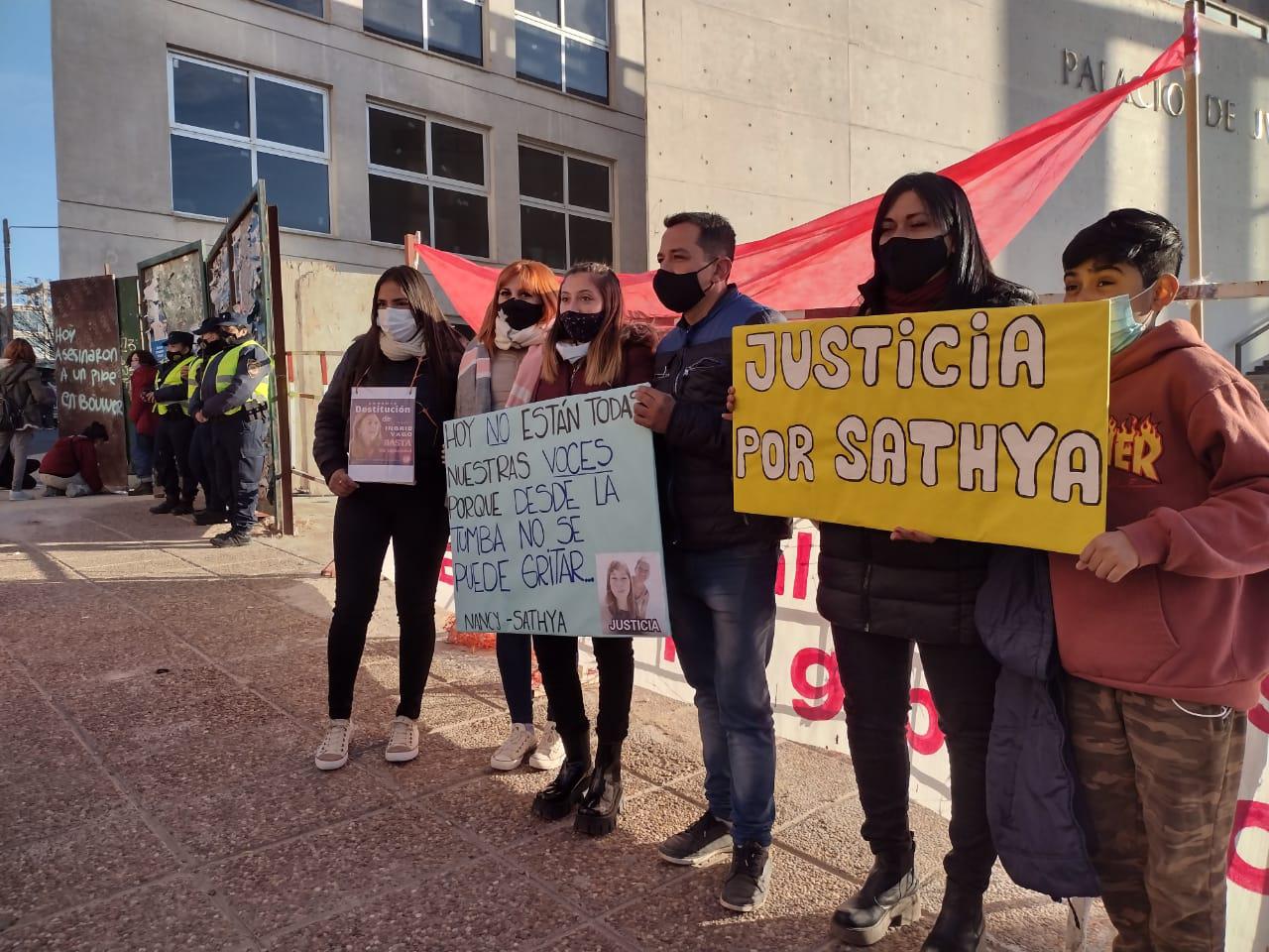 Justicia por Sathya by LNM