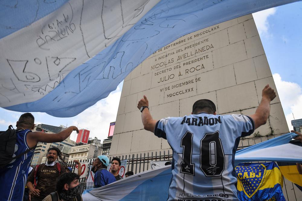 Despedida a Maradona en el Obelisco by Télam