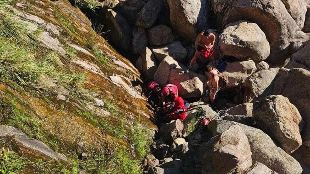 rescate a una turista en las altas cumbres (2)