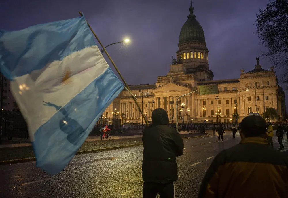 Debate en el Senado por la propiedad privada (NA)