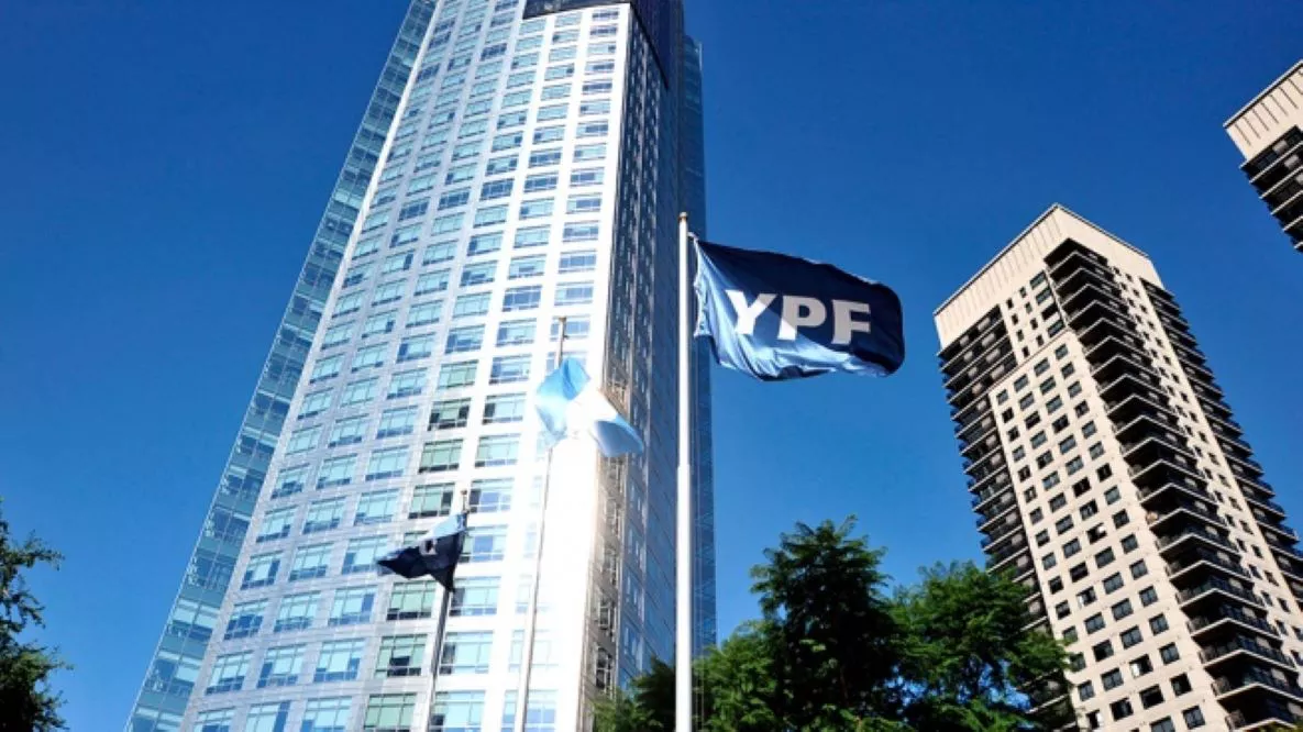 Sede YPF by Télam