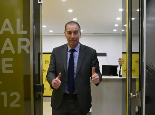 El Gobierno le devuelve el Renaper al Ministerio del Interior y amplía sus competencias en Deportes thumbnail