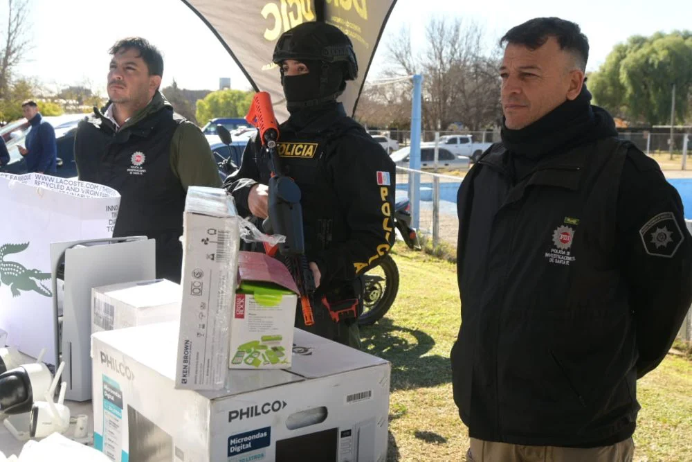 Operativo conjunto policias by Policia Cba