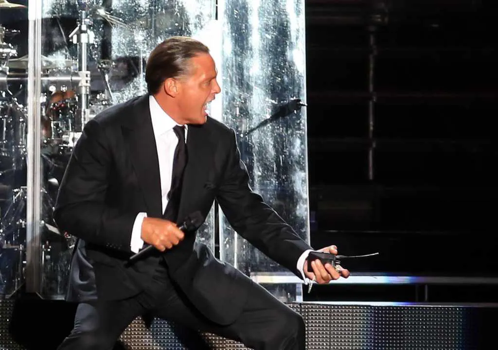 Luis Miguel by NA