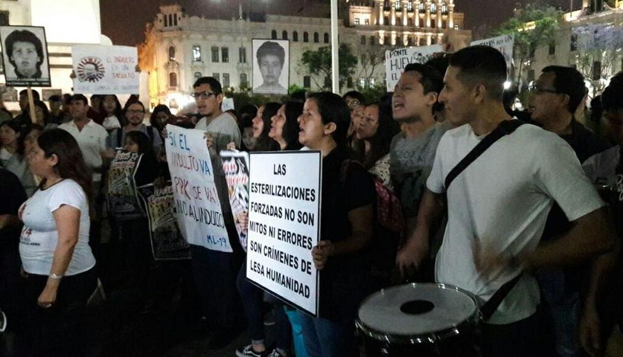 Marcha contra Fujimori by El Comercio de Perú