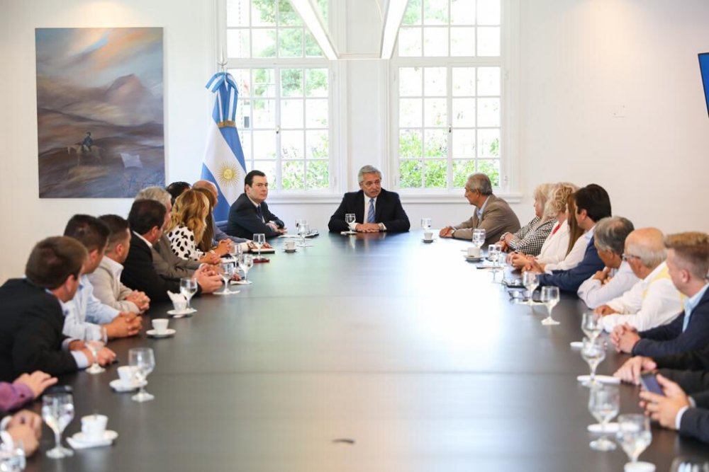 Fernandez con jefes comunales