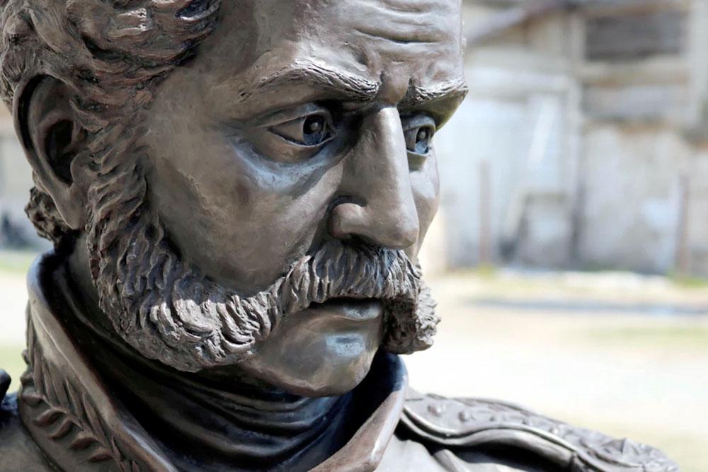 Escultura J B Bustos por Melisa Perezlindo