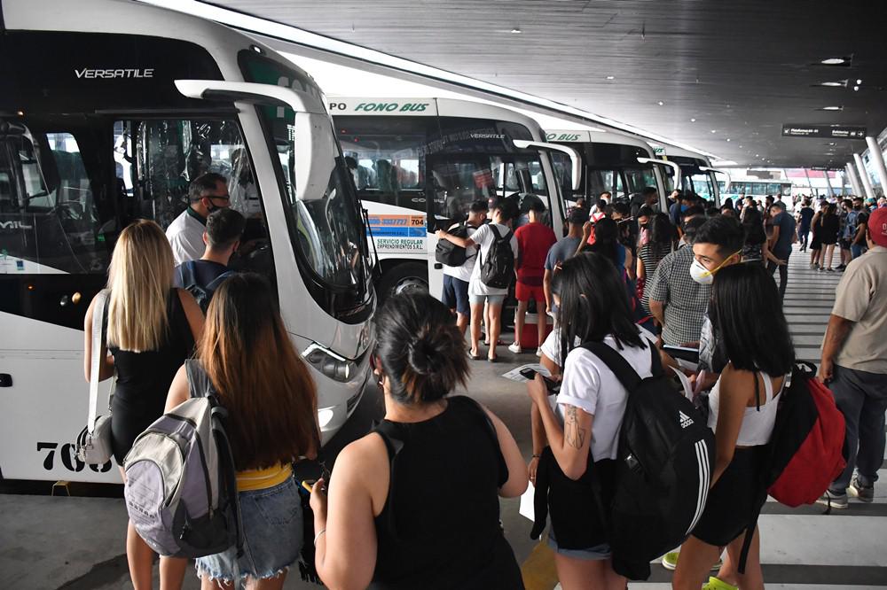 Movimiento turístico terminal by Télam