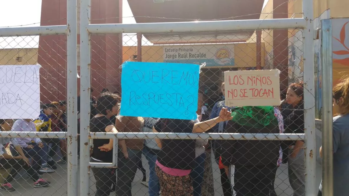 Escuela Tomaba en sol Naciente by @kariluz72