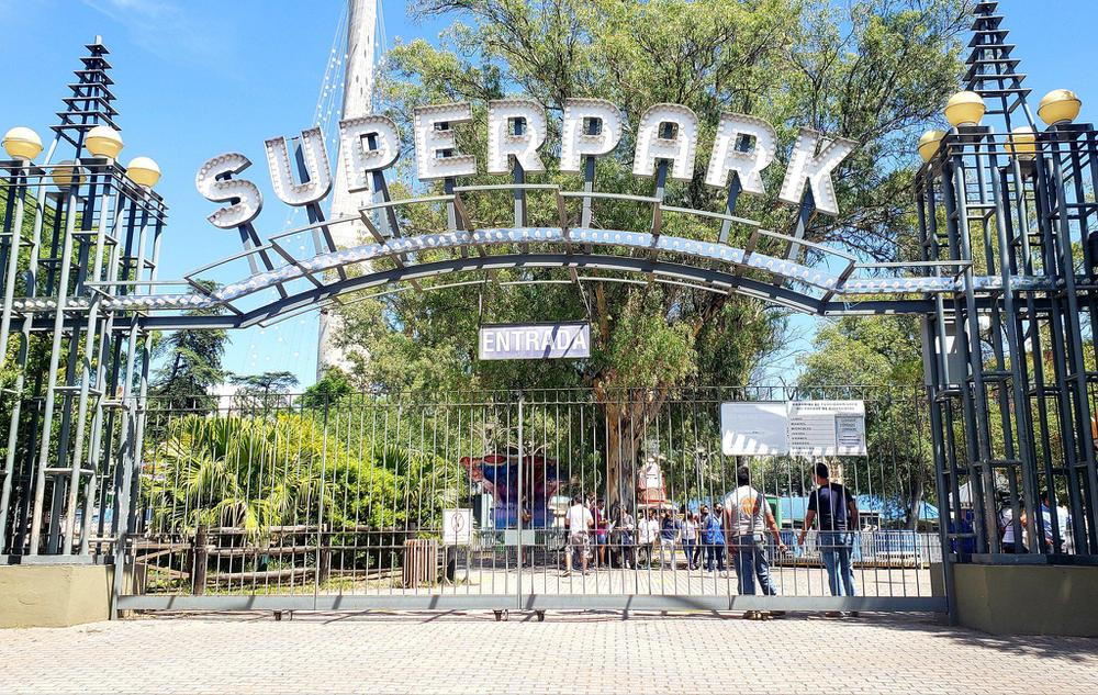 Trabajadores Super Park @LeoGuevara80