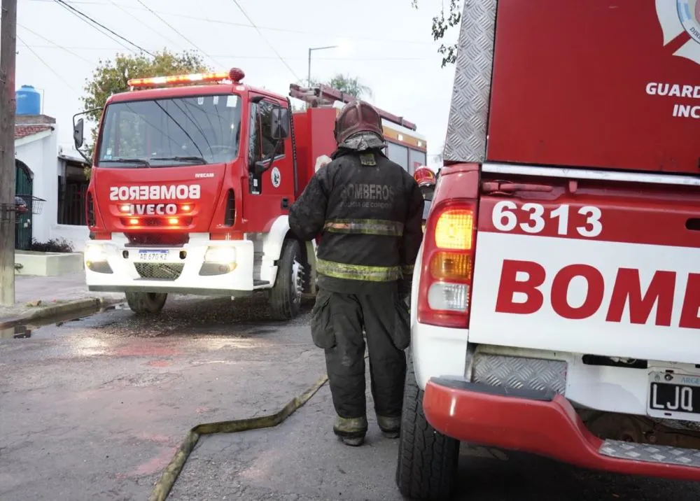 Bomberos rescate Policía de Córdoba