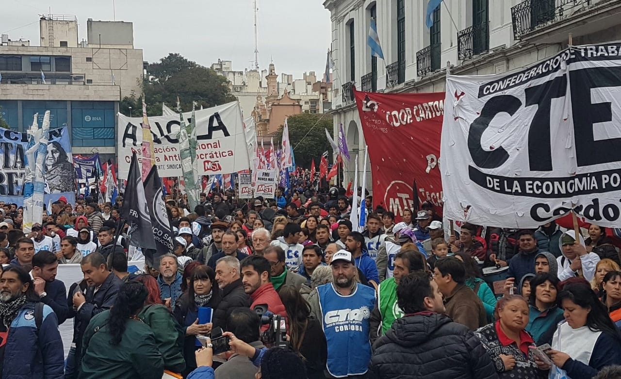 Marcha Federal en cba by @Leoguevara80
