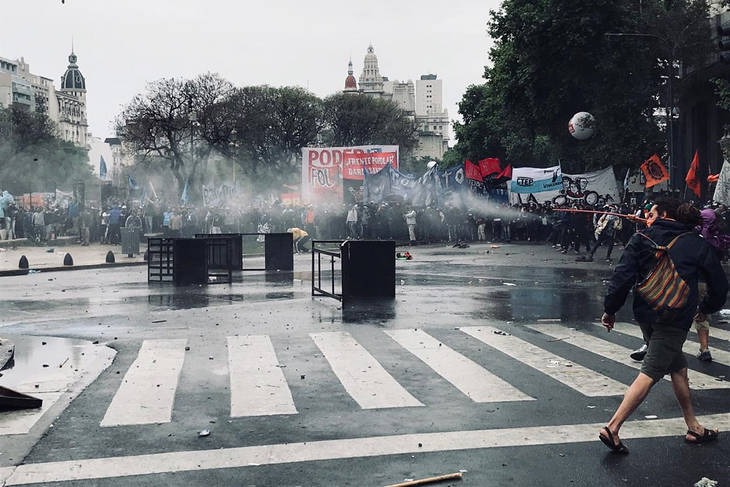 tensión Congreso Policía manifestantes by Fernando Capotondo